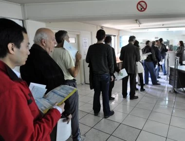 Πώς θα φορολογηθούν εισοδήματα από επιδόματα ανεργίας- Τι πρέπει να προσέξουν οι άνεργοι